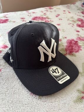 47 Brand New York Yankees Black & White Fitted Snapback
